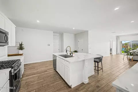 Kitchen - 9918 S Holandes Dr, Apache Junction, AZ 85120 photo 4 of 4