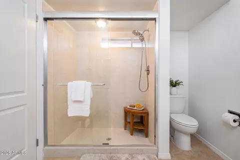 Bath - 3517 W Willow Ave, Phoenix, AZ 85029 photo 2 of 2