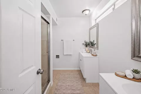 Bath - 3517 W Willow Ave, Phoenix, AZ 85029 photo 1 of 2