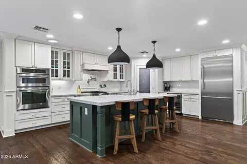 Kitchen - 4231 E Weldon Ave, Phoenix, AZ 85018 photo 1 of 6