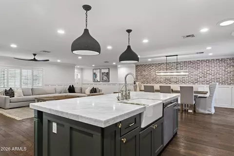 Kitchen - 4231 E Weldon Ave, Phoenix, AZ 85018 photo 6 of 6