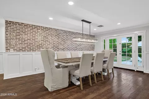 Dining - 4231 E Weldon Ave, Phoenix, AZ 85018 photo 1 of 2