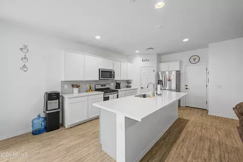Kitchen - 9415 E Steno Ave, Mesa, AZ 85212 photo 2 of 3