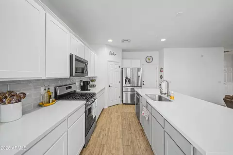 Kitchen - 9415 E Steno Ave, Mesa, AZ 85212 photo 3 of 3