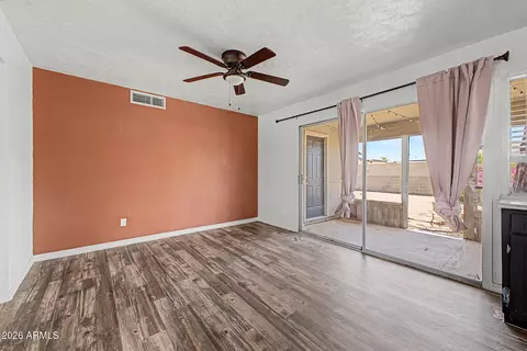 Living - 4107 E Nancy Ln, Phoenix, AZ 85042 photo 2 of 3