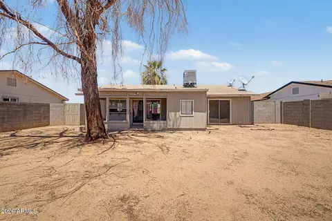 Exterior - 4107 E Nancy Ln, Phoenix, AZ 85042 photo 8 of 9