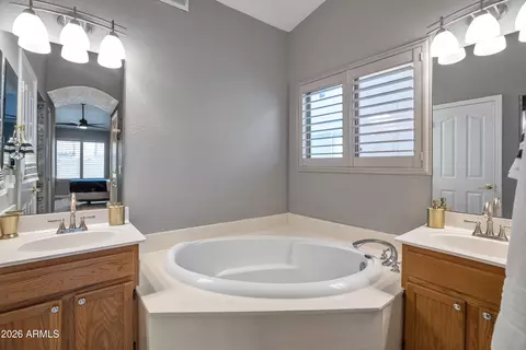 Bath - 2348 E Stottler Dr, Gilbert, AZ 85296 photo 1 of 3