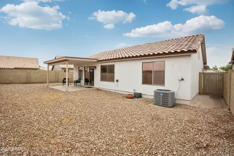Exterior - 2348 E Stottler Dr, Gilbert, AZ 85296 photo 5 of 10