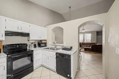 118 N Heritage Dr, Gilbert, AZ 85234 photo 12