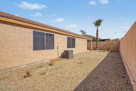 Exterior - 2103 E Wahalla Ln, Phoenix, AZ 85024 photo 8 of 10