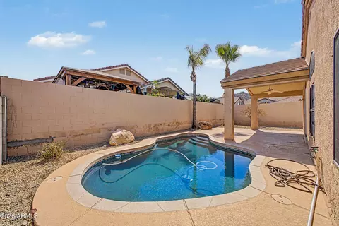 Exterior - 2103 E Wahalla Ln, Phoenix, AZ 85024 photo 6 of 10