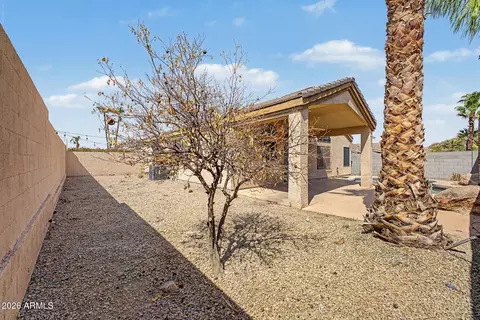 Exterior - 2103 E Wahalla Ln, Phoenix, AZ 85024 photo 7 of 10