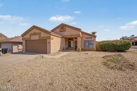 Exterior - 2103 E Wahalla Ln, Phoenix, AZ 85024 photo 3 of 10