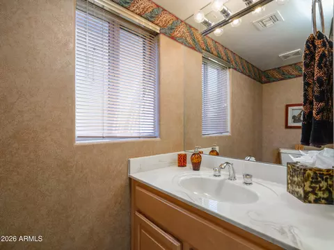 Bath - 2329 E Hatcher Rd, Phoenix, AZ 85028 photo 6 of 7