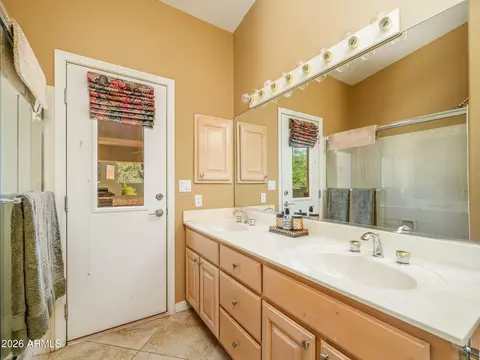 Bath - 2329 E Hatcher Rd, Phoenix, AZ 85028 photo 4 of 7