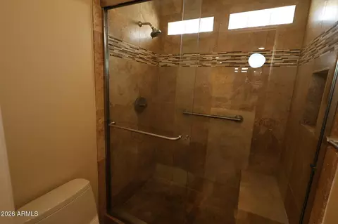 Bath - 5618 N 12th St, Phoenix, AZ 85014 photo 2 of 3