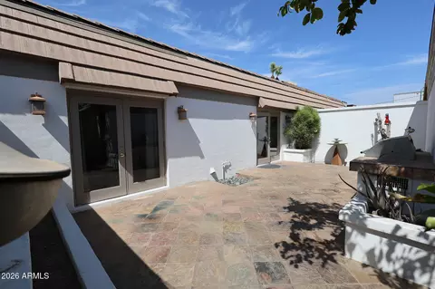 Exterior - 5618 N 12th St, Phoenix, AZ 85014 photo 3 of 4