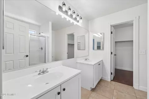 Bath - 2521 E Dublin Ct, Gilbert, AZ 85295 photo 2 of 4