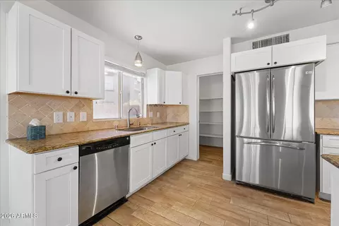 Kitchen - 2521 E Dublin Ct, Gilbert, AZ 85295 photo 3 of 3