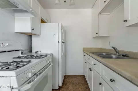 Kitchen - 110 N 33rd Ave, Phoenix, AZ 85009 photo 4 of 4
