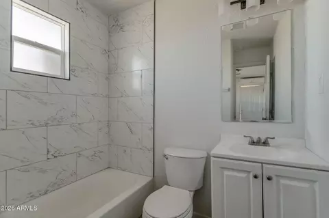 Bath - 110 N 33rd Ave, Phoenix, AZ 85009 photo 2 of 4