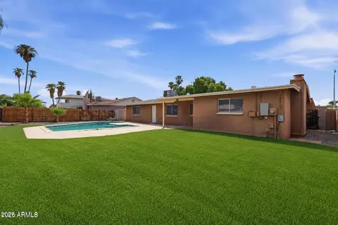4616 W Saguaro Dr, Glendale, AZ 85304
