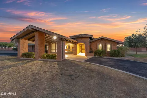 Exterior - 1821 Elliot Rd, Gilbert, AZ 85234 photo 2 of 14