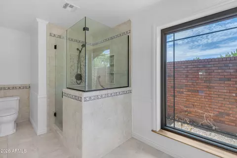 Bath - 1821 Elliot Rd, Gilbert, AZ 85234 photo 4 of 10