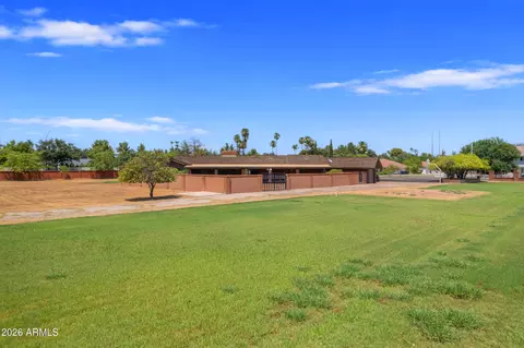 Exterior - 1821 Elliot Rd, Gilbert, AZ 85234 photo 12 of 13