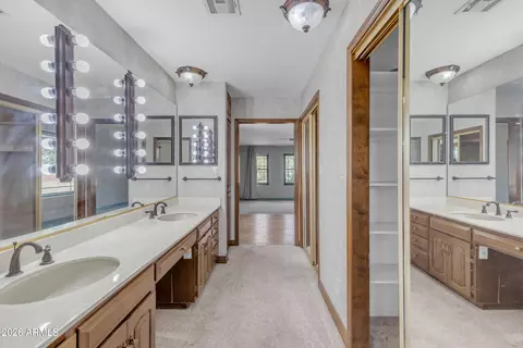 Bath - 1821 Elliot Rd, Gilbert, AZ 85234 photo 3 of 10