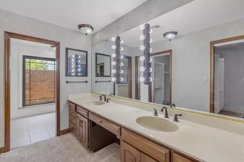 Bath - 1821 Elliot Rd, Gilbert, AZ 85234 photo 2 of 10