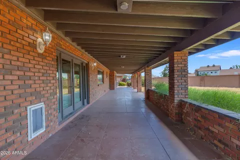 Exterior - 1821 Elliot Rd, Gilbert, AZ 85234 photo 5 of 13