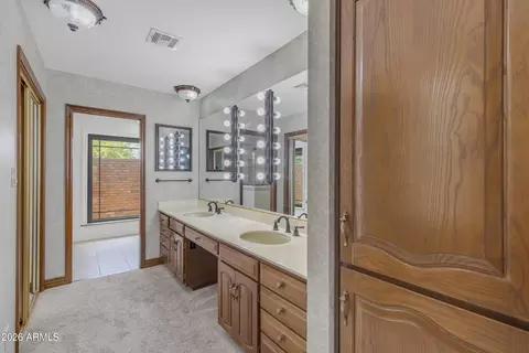 Bath - 1821 Elliot Rd, Gilbert, AZ 85234 photo 1 of 10