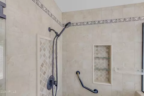 Bath - 1821 Elliot Rd, Gilbert, AZ 85234 photo 5 of 10