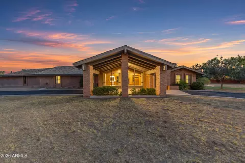 Exterior - 1821 Elliot Rd, Gilbert, AZ 85234 photo 2 of 13