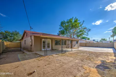 Exterior - 7922 W Earll Dr, Phoenix, AZ 85033 photo 3 of 4
