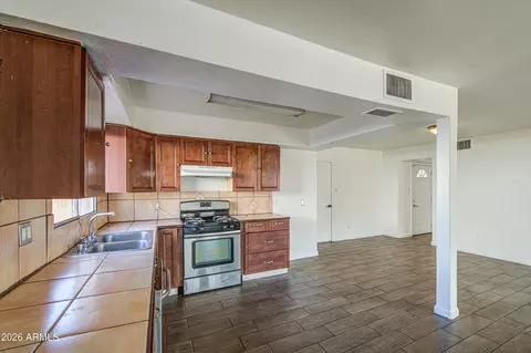 Kitchen - 7922 W Earll Dr, Phoenix, AZ 85033 photo 2 of 3