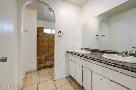 Bath - 7922 W Earll Dr, Phoenix, AZ 85033 photo 4 of 5