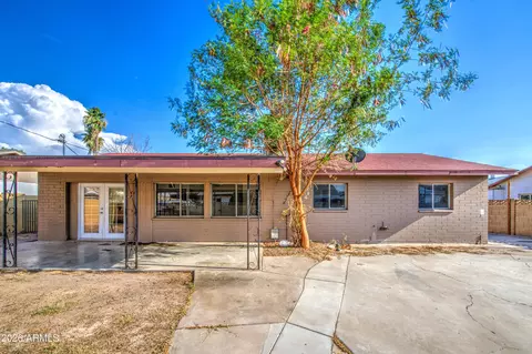 7922 W Earll Dr, Phoenix, AZ 85033