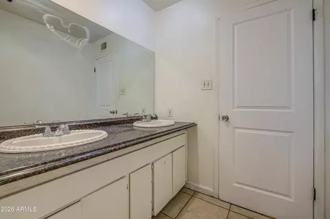 Bath - 7922 W Earll Dr, Phoenix, AZ 85033 photo 2 of 5