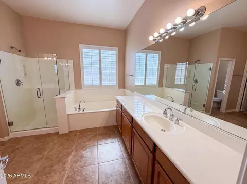 Bath - 3080 E Powell Way, Gilbert, AZ 85298 photo 5 of 7