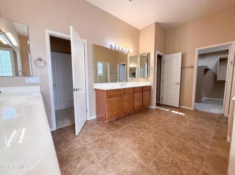 Bath - 3080 E Powell Way, Gilbert, AZ 85298 photo 6 of 7