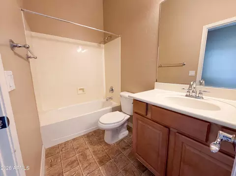 Bath - 3080 E Powell Way, Gilbert, AZ 85298 photo 4 of 7