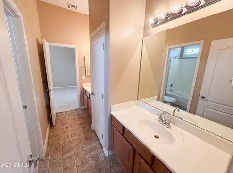 Bath - 3080 E Powell Way, Gilbert, AZ 85298 photo 3 of 7