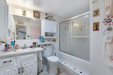 Bath - 3602 E Pershing Ave, Phoenix, AZ 85032 photo 2 of 2