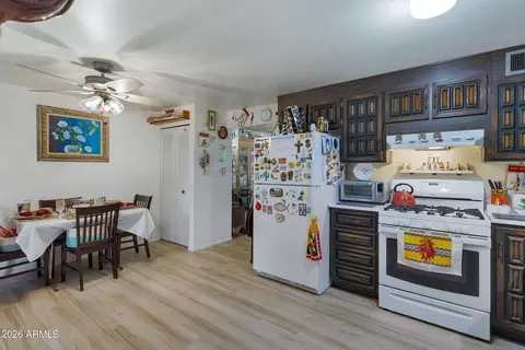 Kitchen - 3602 E Pershing Ave, Phoenix, AZ 85032 photo 2 of 4