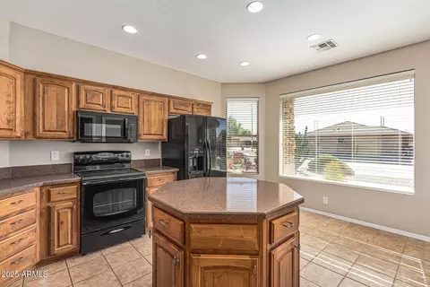 Kitchen - 10946 E Oro Ave, Mesa, AZ 85212 photo 1 of 5