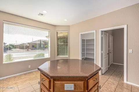 Kitchen - 10946 E Oro Ave, Mesa, AZ 85212 photo 5 of 5
