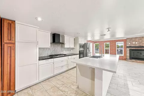 Kitchen - 2922 E Kings Ave, Phoenix, AZ 85032 photo 2 of 6