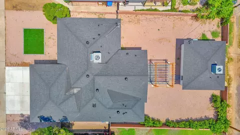 View/Area - 2507 E Devonshire Ave, Phoenix, AZ 85016 photo 2 of 4